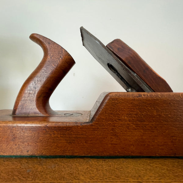 Vintage carpentry wood plane table lamp from Shades at Grays, view of half tote handle and cutting blade.