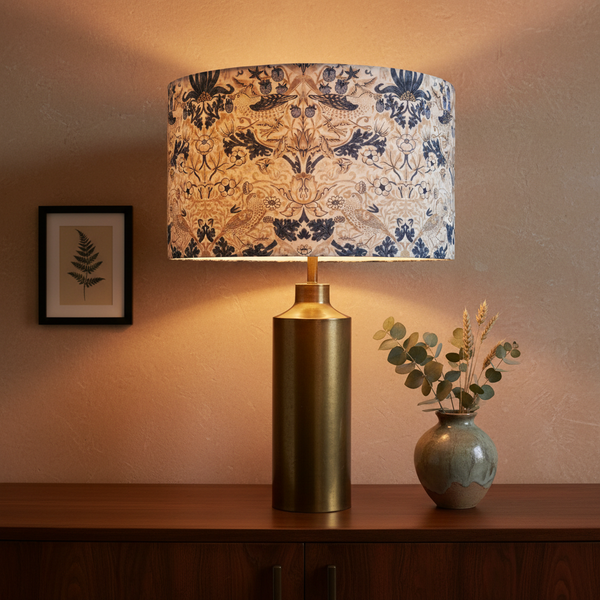Strawberry Thief Vellum Wandle – Table Lamp Lifestyle
